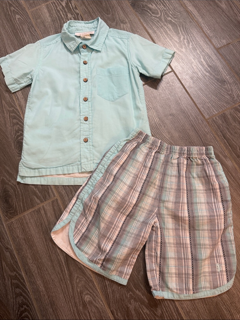 Well Dressed Wolf Boys lake house? Button-Down Shirt & Plaid Shorts Set 4T VHTF!